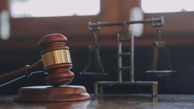 Logo-Registration-Laws-Blog-13-Trademark-Royal